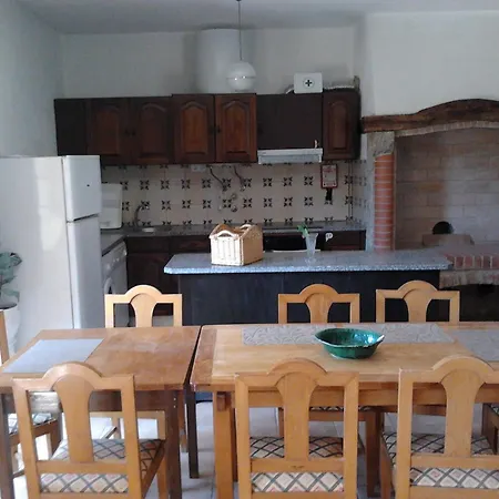 Feriehus Charming House In With Mountain View Alcobaça