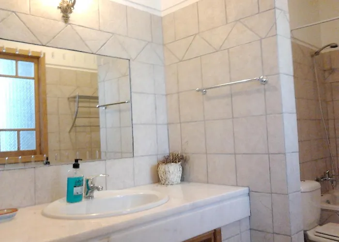 Charming House In With Mountain View * Alcobaca