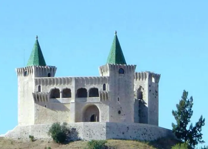 Charming House In With Mountain View * Alcobaca